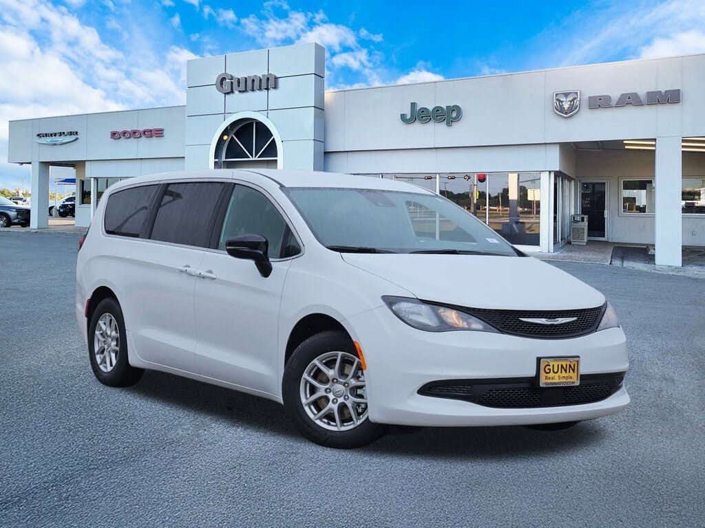 2026 Chrysler Voyager LX FWD