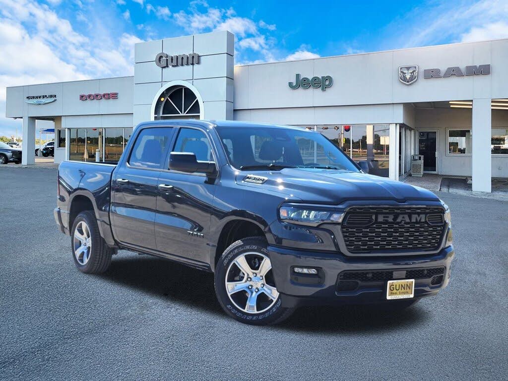 2026 RAM 1500 Express Crew Cab 4WD