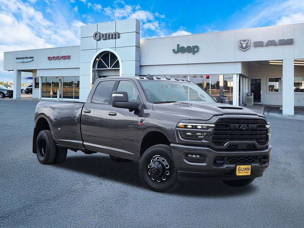 2026 RAM 3500 Laramie Crew Cab LB DRW 4WD