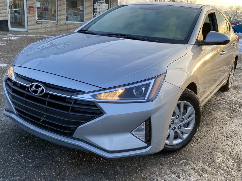 2020 Hyundai Elantra Essential FWD