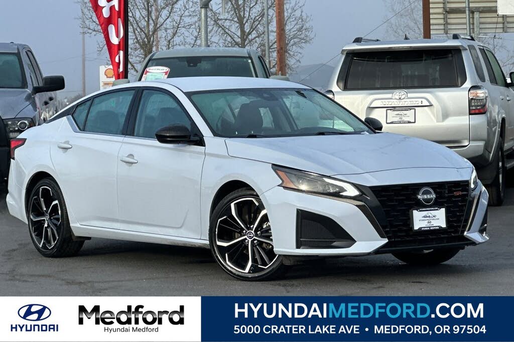 2023 Nissan Altima 2.5 SR FWD