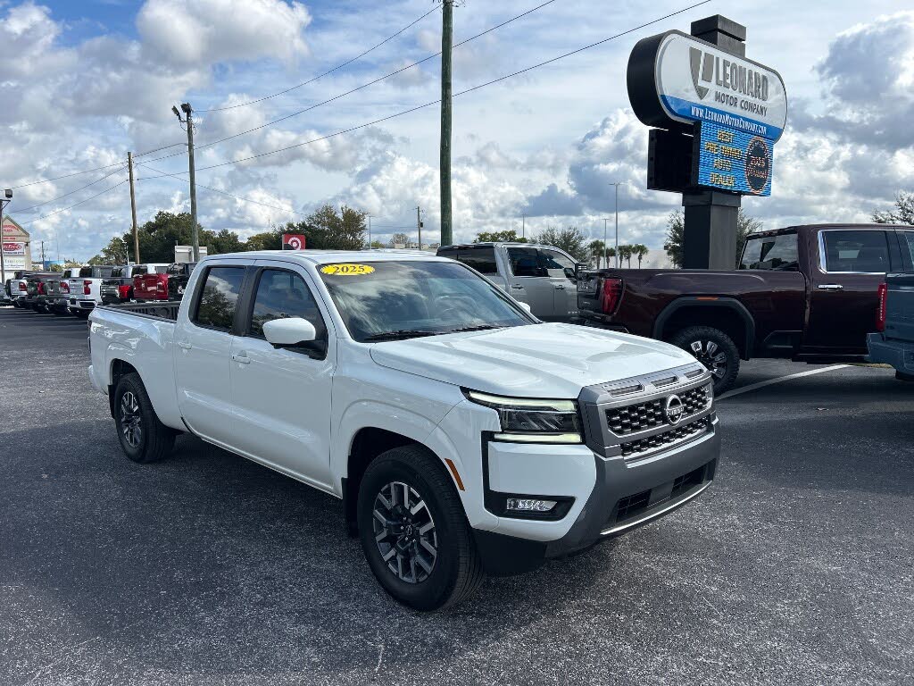 2025 Nissan Frontier SL Crew Cab LB RWD