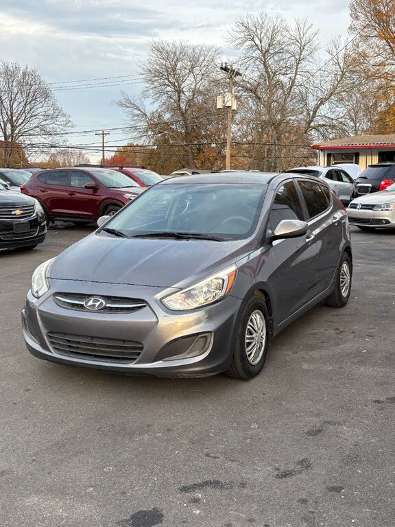 2015 Hyundai Accent GS 4-Door Hatchback FWD