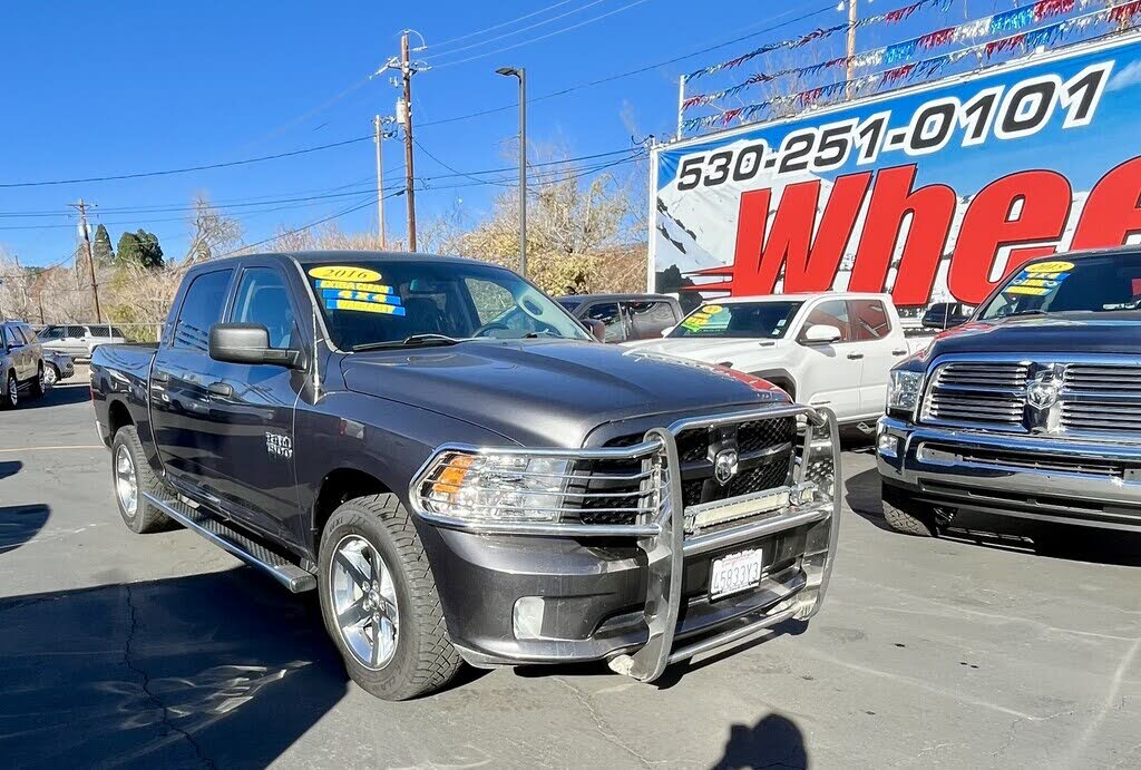 2016 RAM 1500 Express Crew Cab 4WD