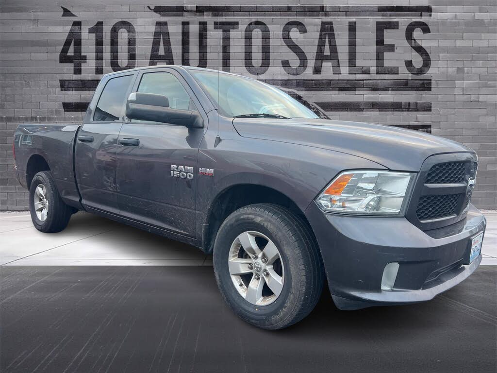 2017 RAM 1500 Express Quad Cab 4WD