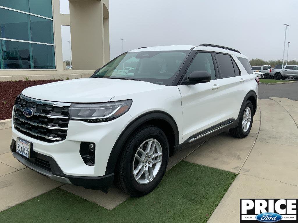 2025 Ford Explorer Active RWD