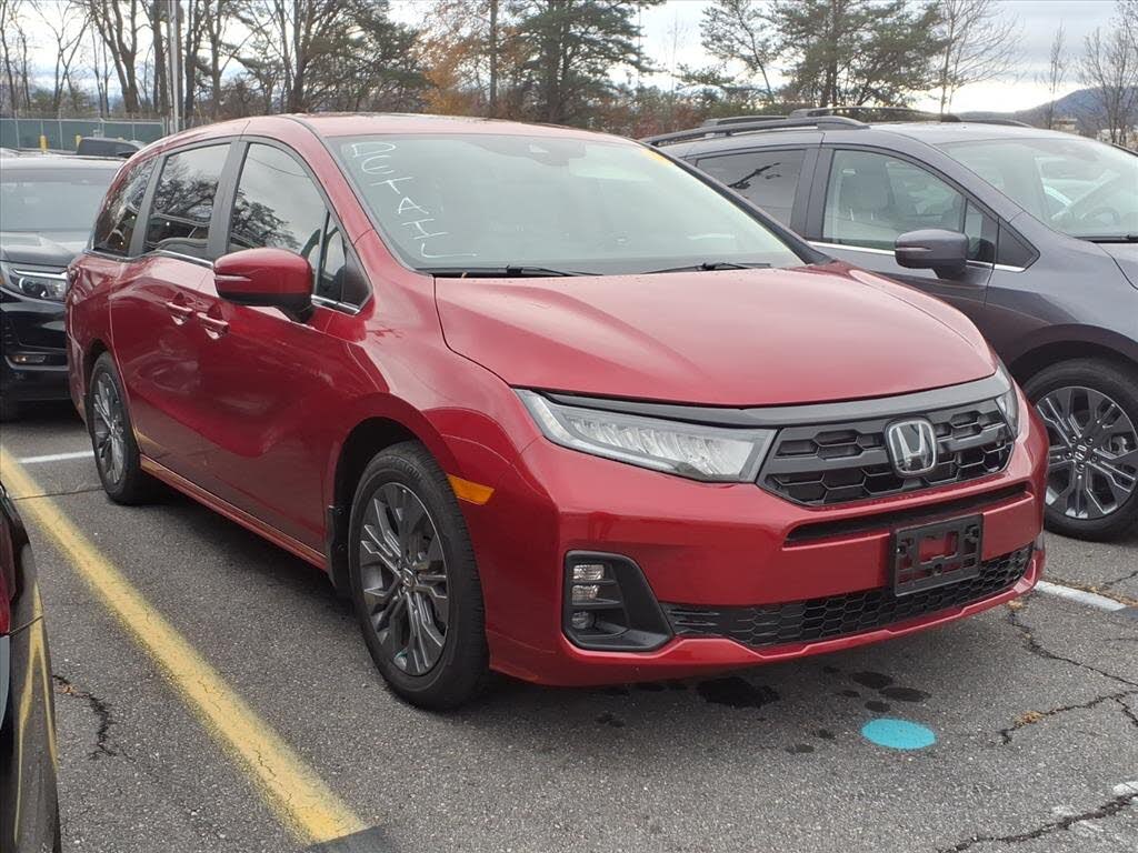 2025 Honda Odyssey Touring FWD