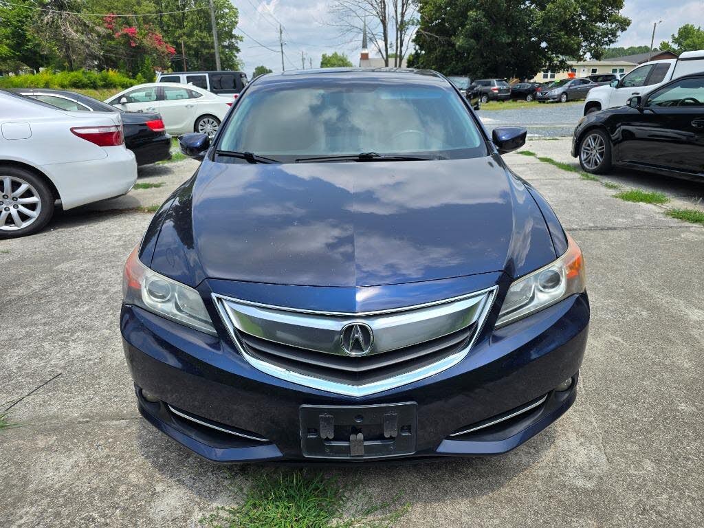 2013 Acura ILX 2.0L FWD with Technology Package