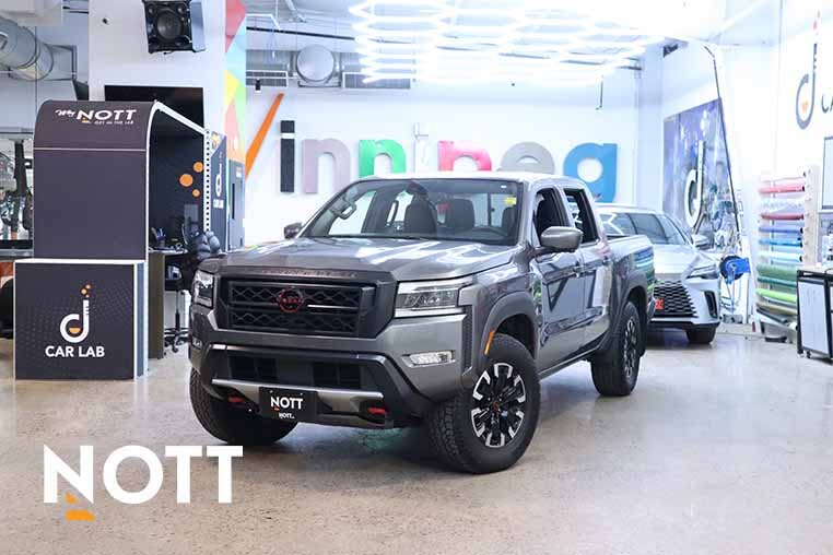 2022 Nissan Frontier PRO-4X Crew Cab 4WD