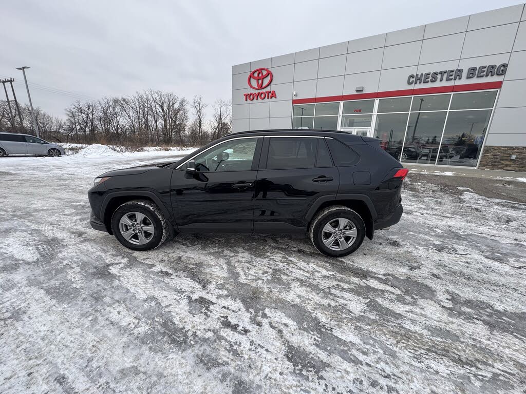 2025 Toyota RAV4 XLE AWD