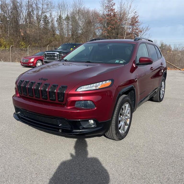 2018 Jeep Cherokee Latitude 4WD with Tech Connect Package