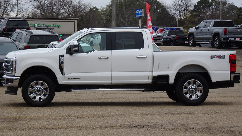 2024 Ford F-250 Super Duty Lariat Crew Cab 4WD