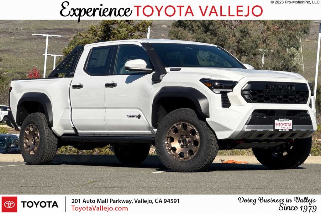 2025 Toyota Tacoma SR5 Double Cab LB 4WD
