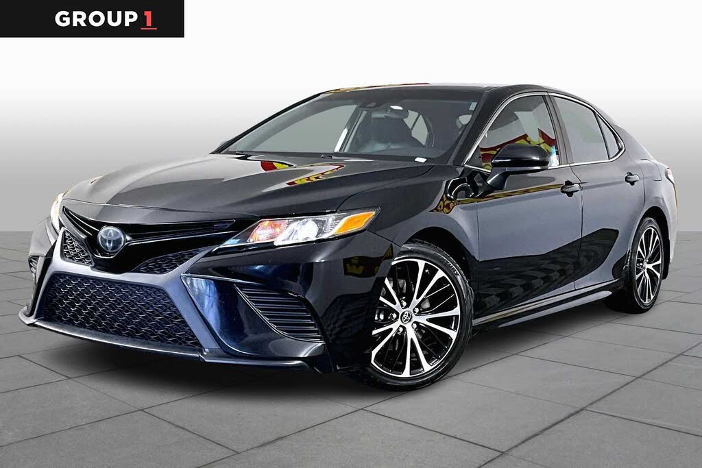 2019 Toyota Camry SE FWD