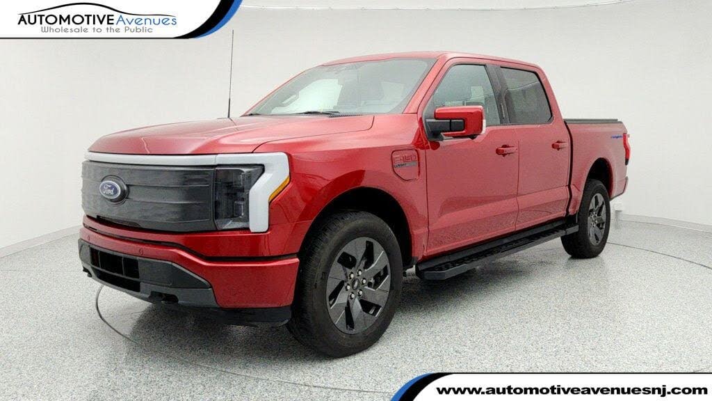 2022 Ford F-150 Lightning Lariat SuperCrew AWD