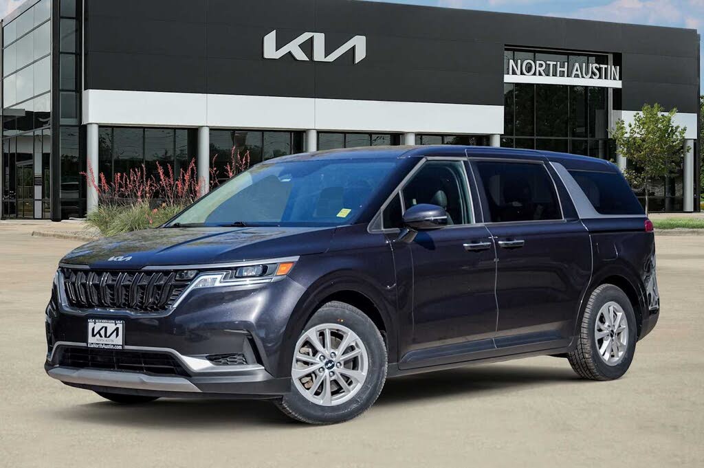 2024 Kia Carnival LX FWD