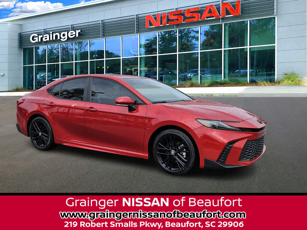 2025 Toyota Camry SE FWD