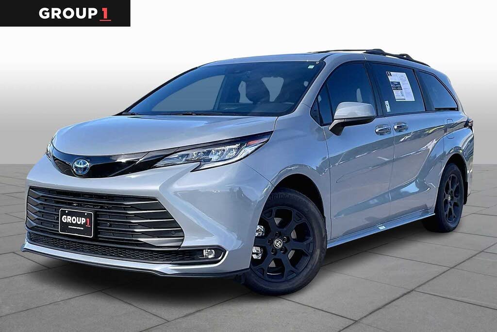 2025 Toyota Sienna Woodland Edition 7-Passenger AWD