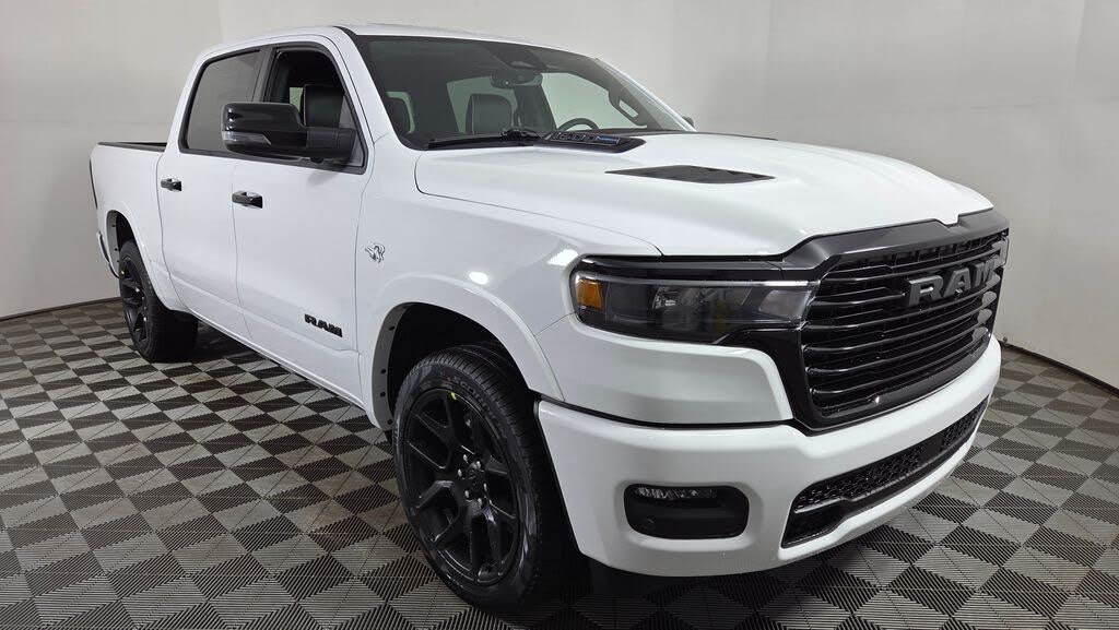 2026 RAM 1500 Laramie Crew Cab 4WD