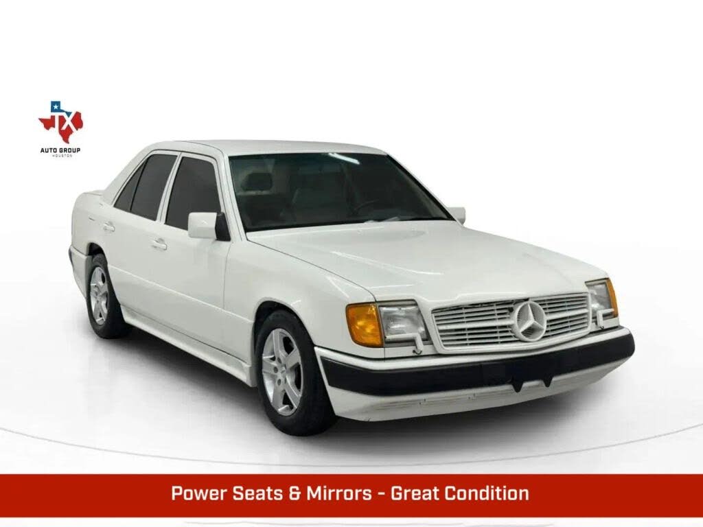 1990 Mercedes-Benz 300-Class 4 Dr 300E Sedan