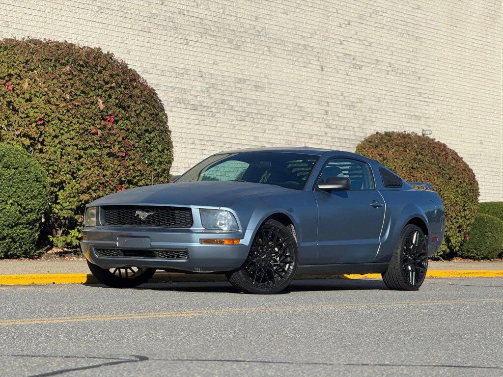 2006 Ford Mustang V6 Coupe RWD