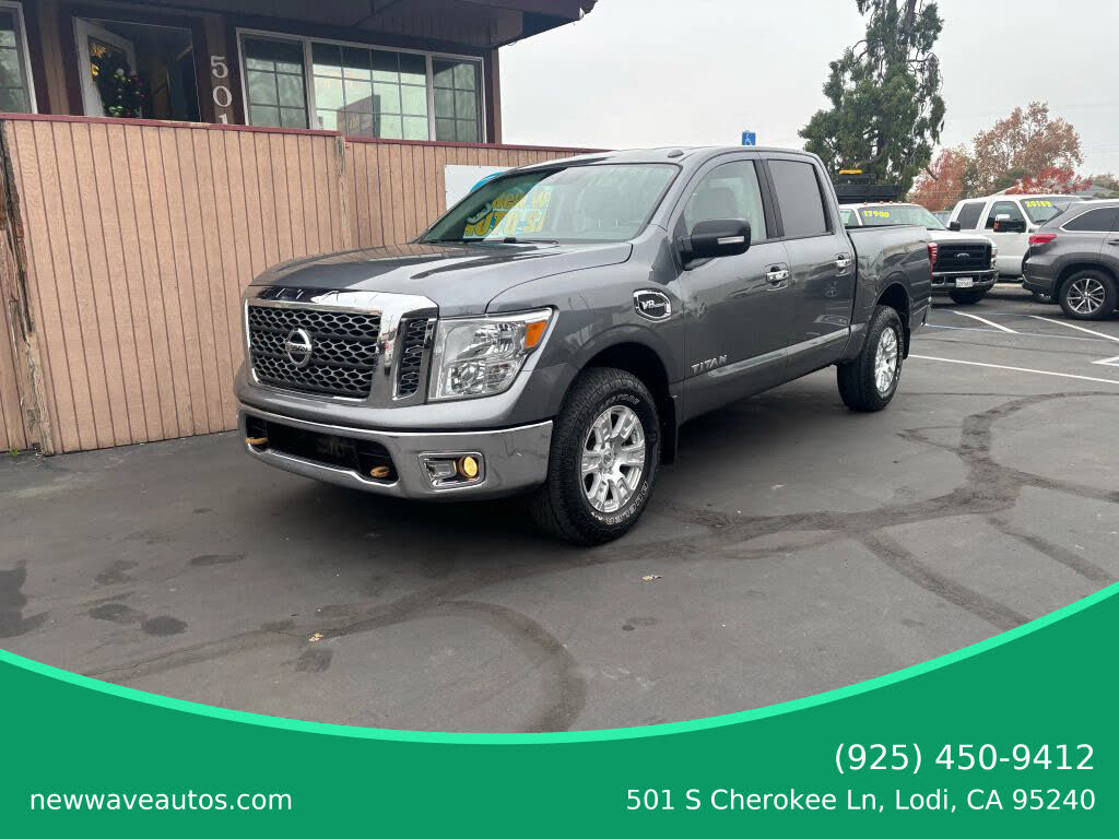 2017 Nissan Titan SV Crew Cab 4WD