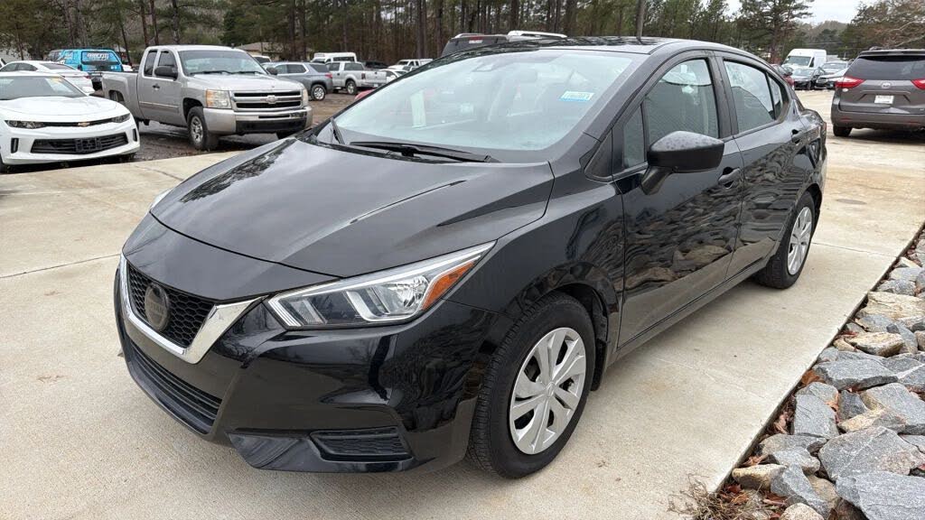 2020 Nissan Versa S FWD