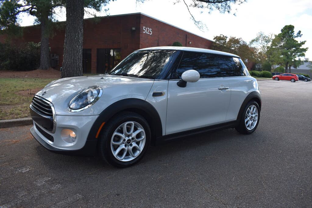 2019 MINI Cooper 2-Door Hatchback FWD