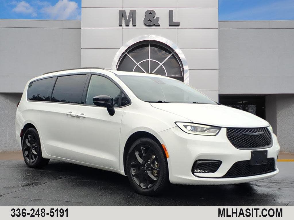 2025 Chrysler Pacifica Limited FWD