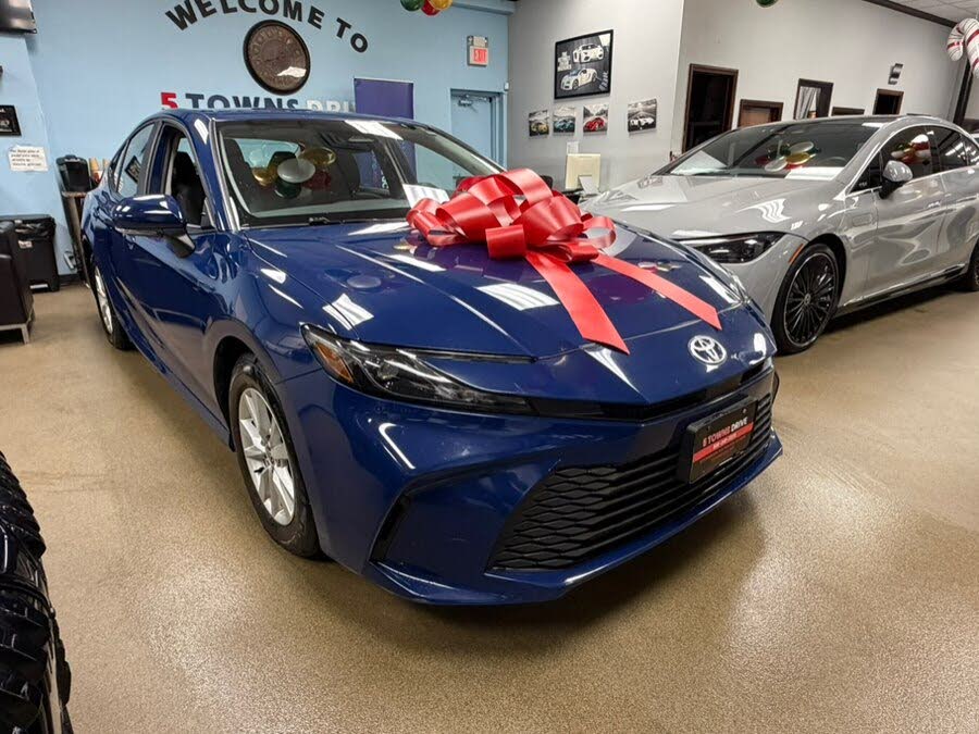 2025 Toyota Camry LE FWD