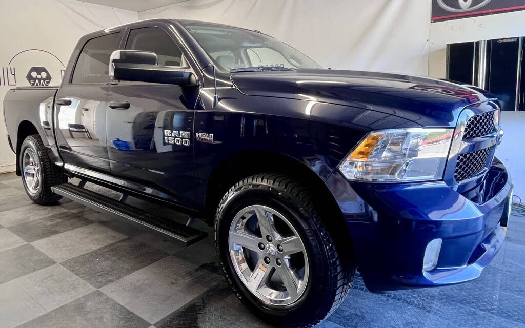 2016 RAM 1500 Express Crew Cab 4WD