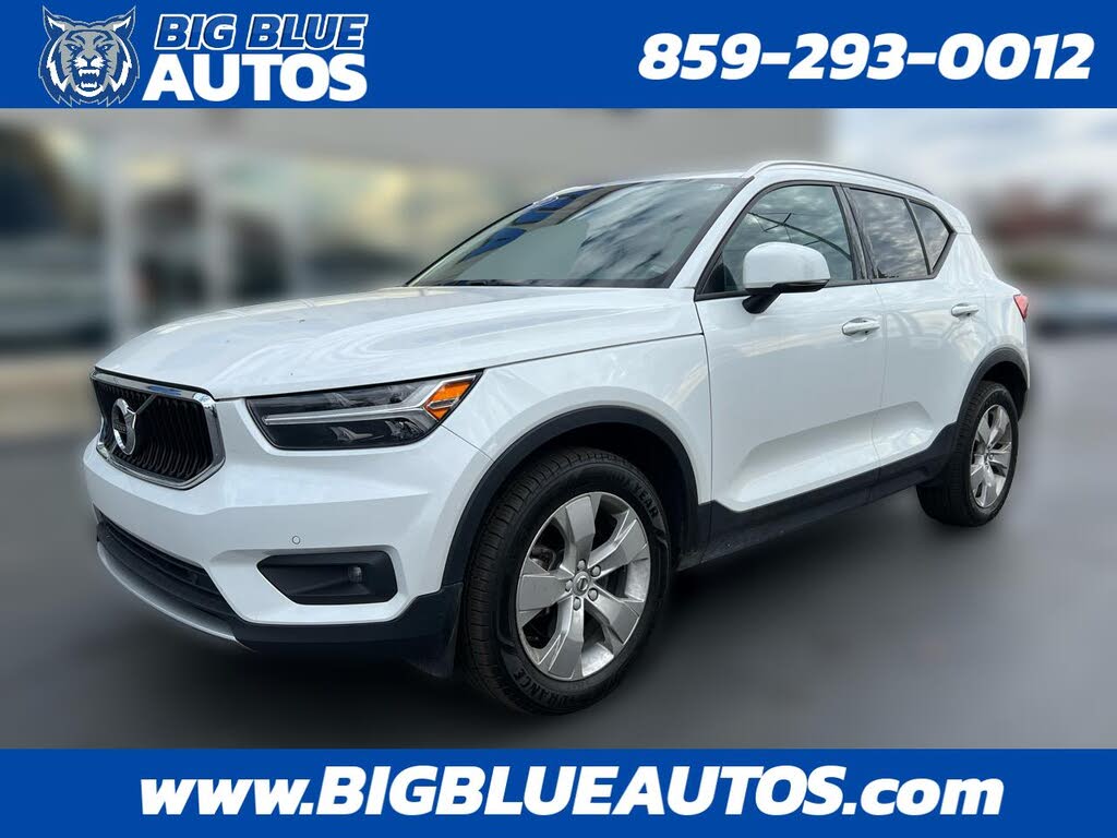 2022 Volvo XC40 T5 Momentum AWD