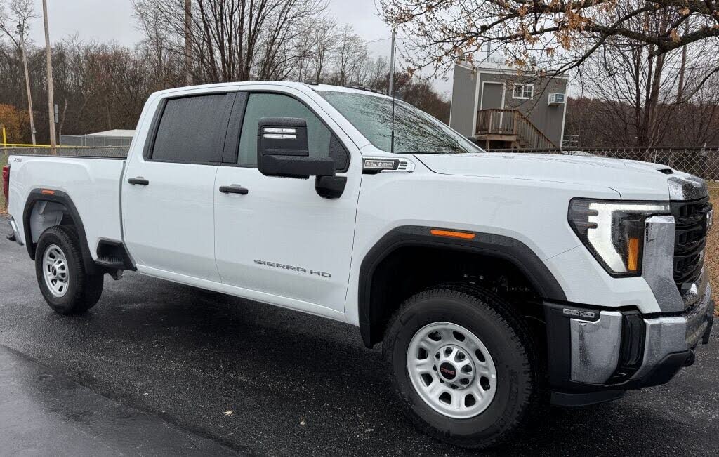 2026 GMC Sierra 2500HD Pro Crew Cab 4WD