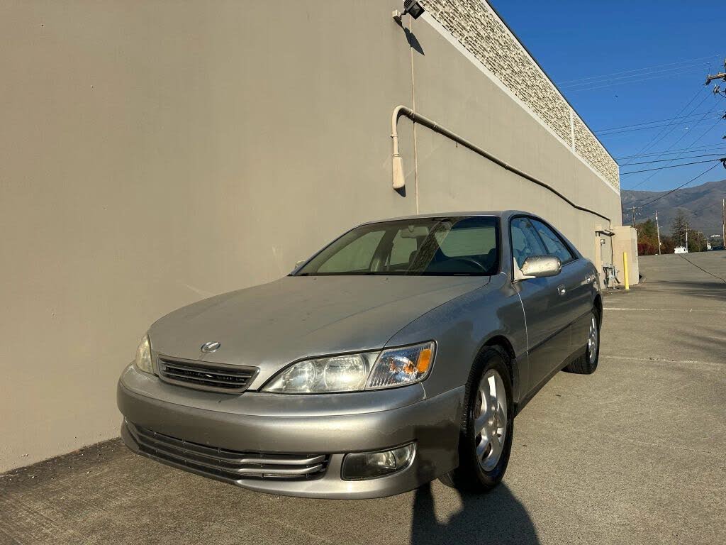 2000 Lexus ES 300 FWD