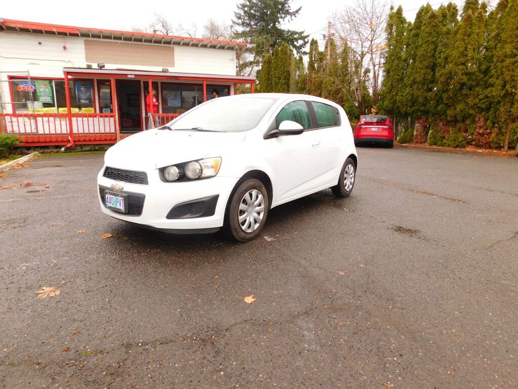 2014 Chevrolet Sonic LS Hatchback FWD