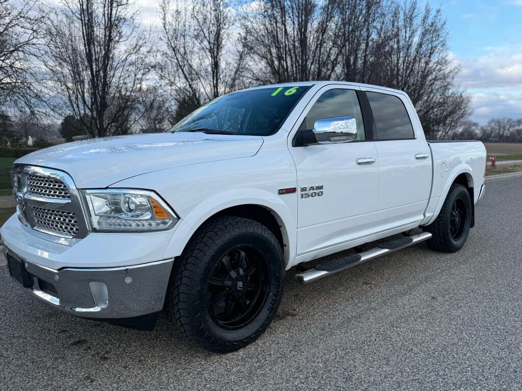 2016 RAM 1500 Laramie Crew Cab 4WD