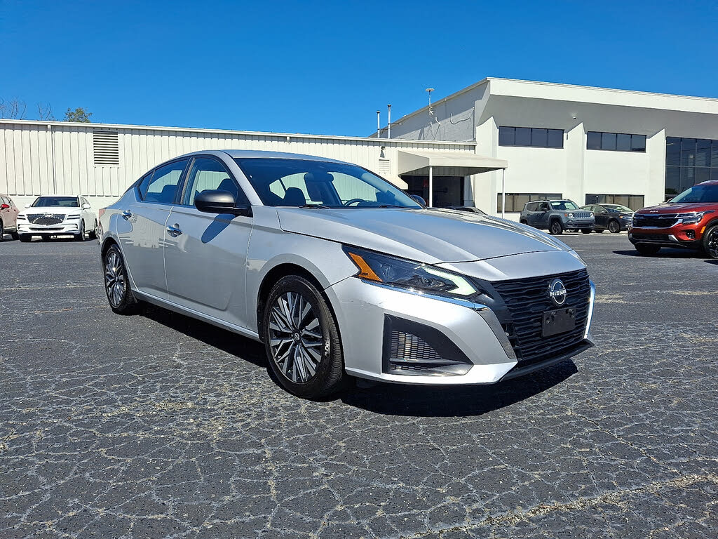 2024 Nissan Altima 2.5 SV FWD