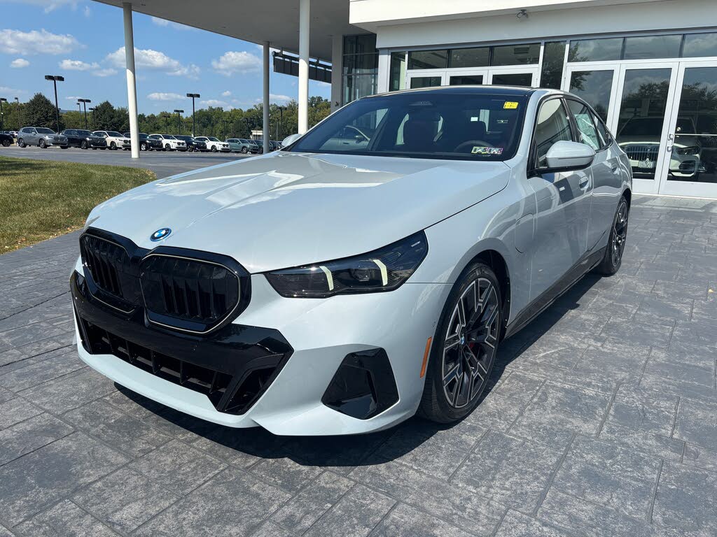 2026 BMW 5 Series 550e xDrive
