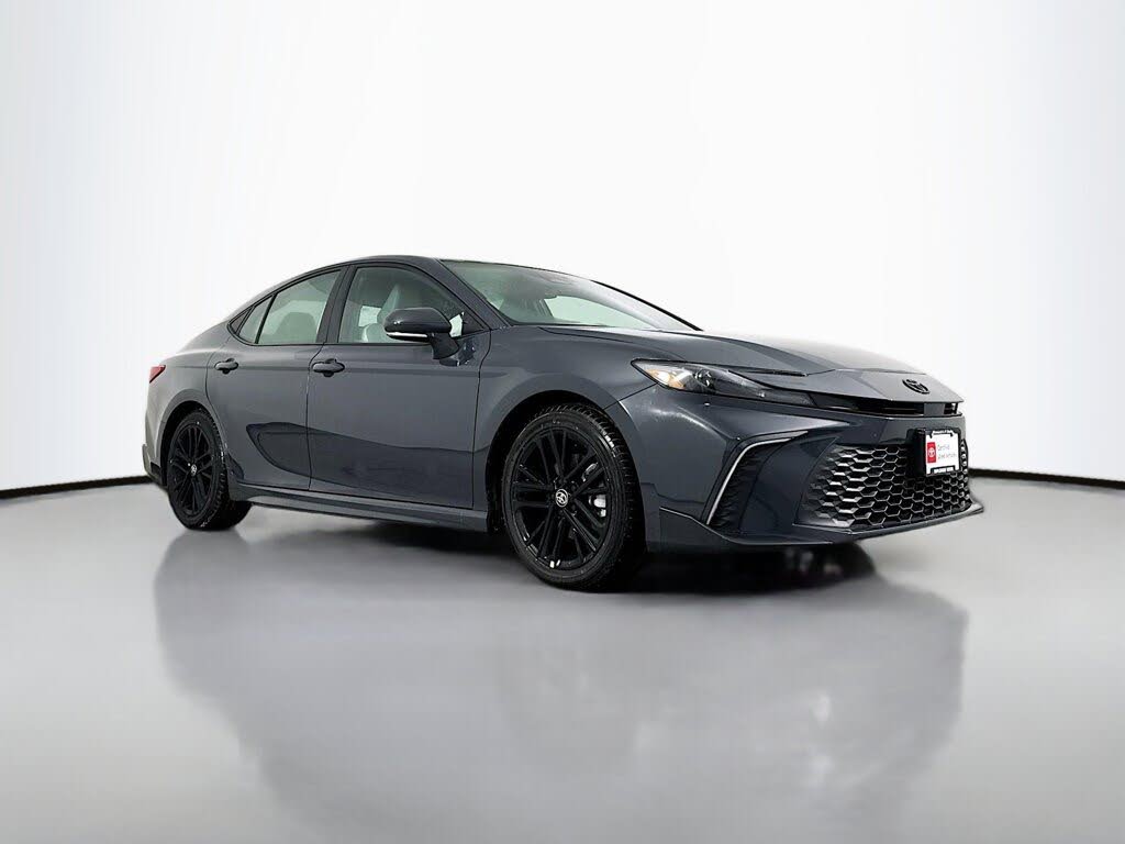 2025 Toyota Camry SE FWD