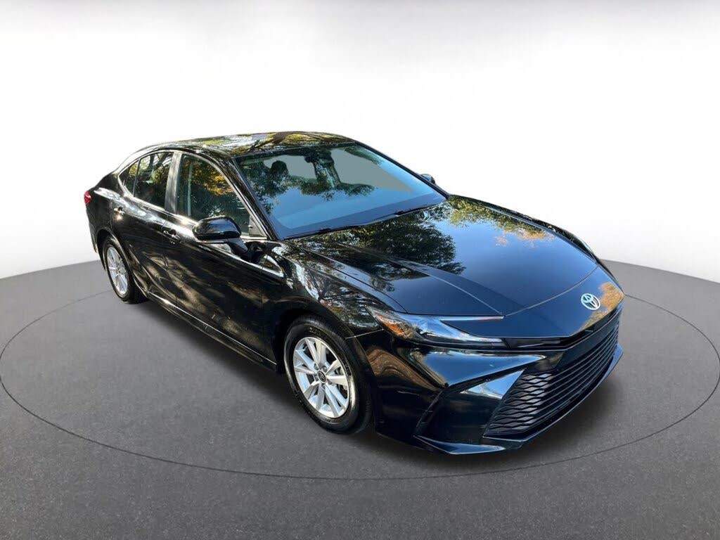 2025 Toyota Camry LE FWD
