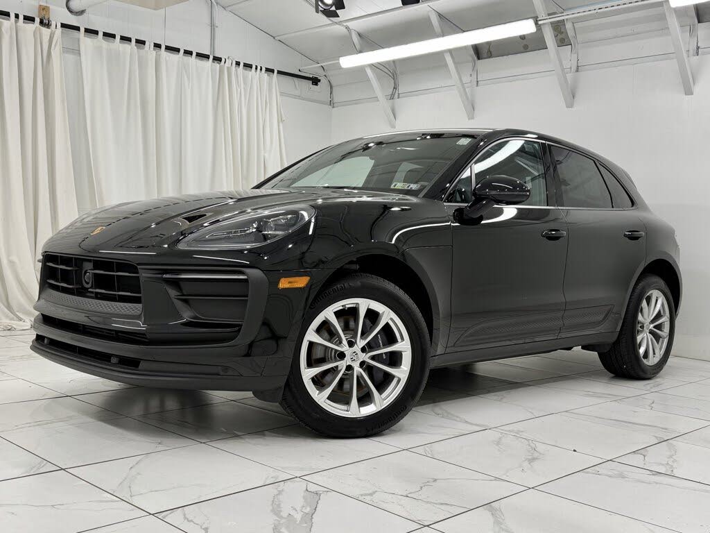 2023 Porsche Macan AWD