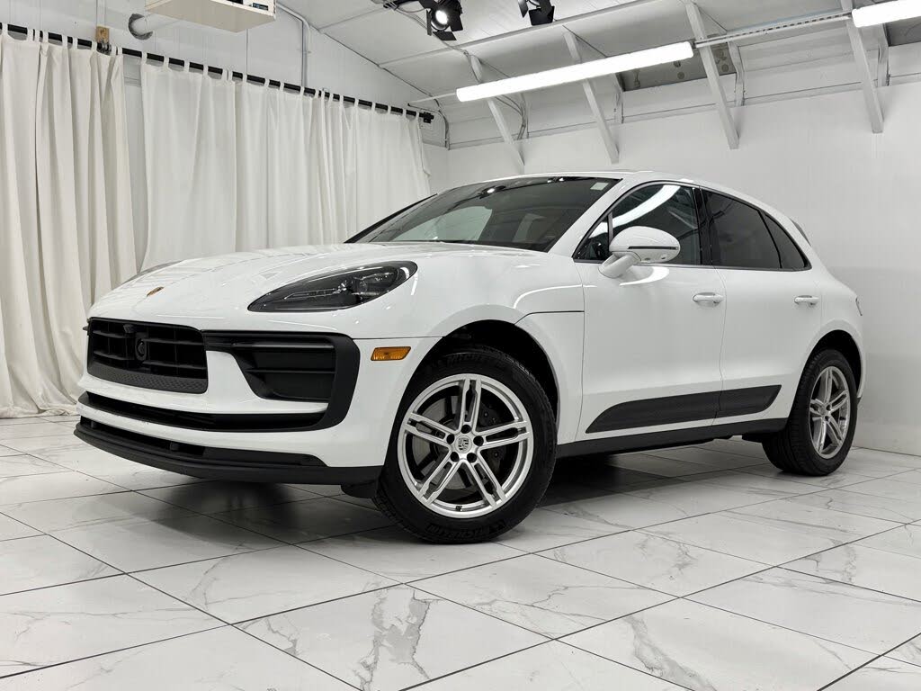 2025 Porsche Macan AWD
