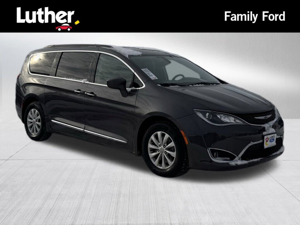 2017 Chrysler Pacifica Touring L FWD