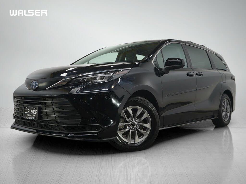 2024 Toyota Sienna LE 8-Passenger AWD