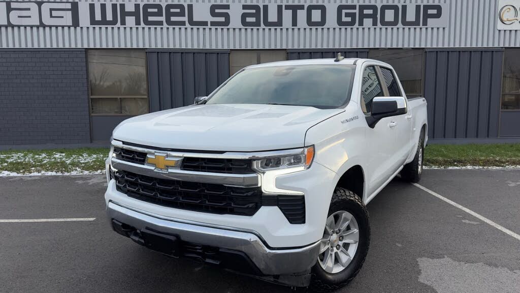 Chevrolet Silverado 1500 LT Crew Cab 4WD 2025