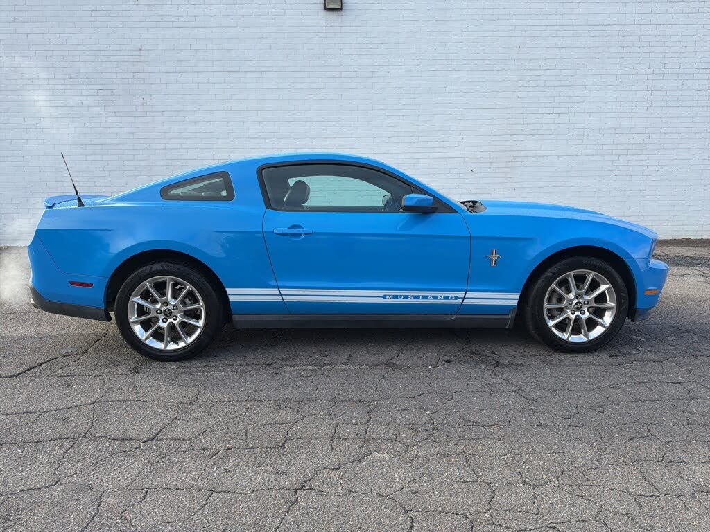 2010 Ford Mustang V6 Premium Coupe RWD