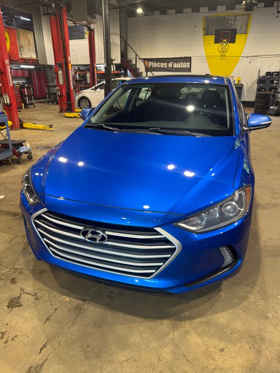 Hyundai Elantra Limited FWD 2018