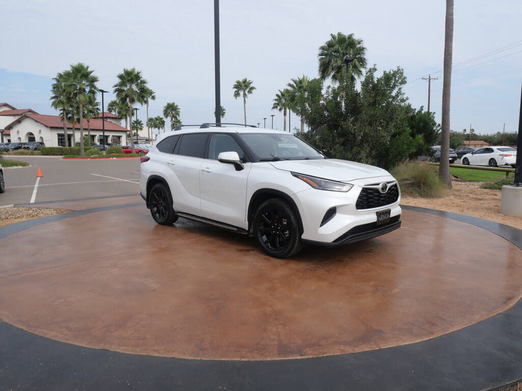 2022 Toyota Highlander L FWD