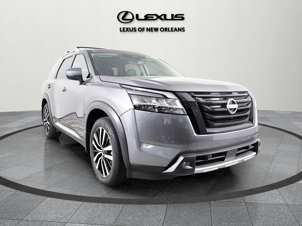 2023 Nissan Pathfinder Platinum FWD