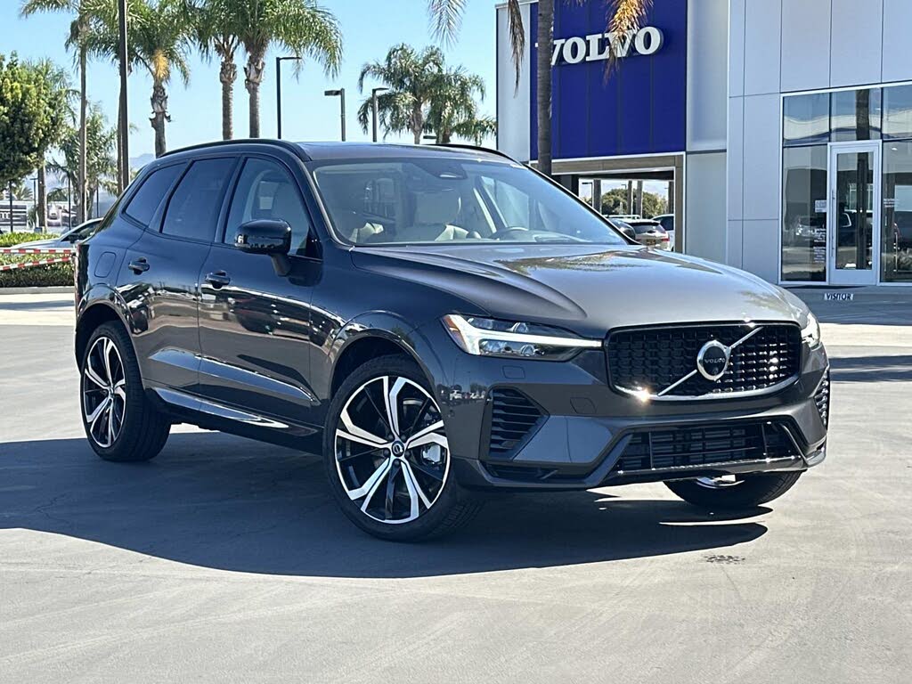 2025 Volvo XC60 Recharge T8 Ultra Dark Theme eAWD